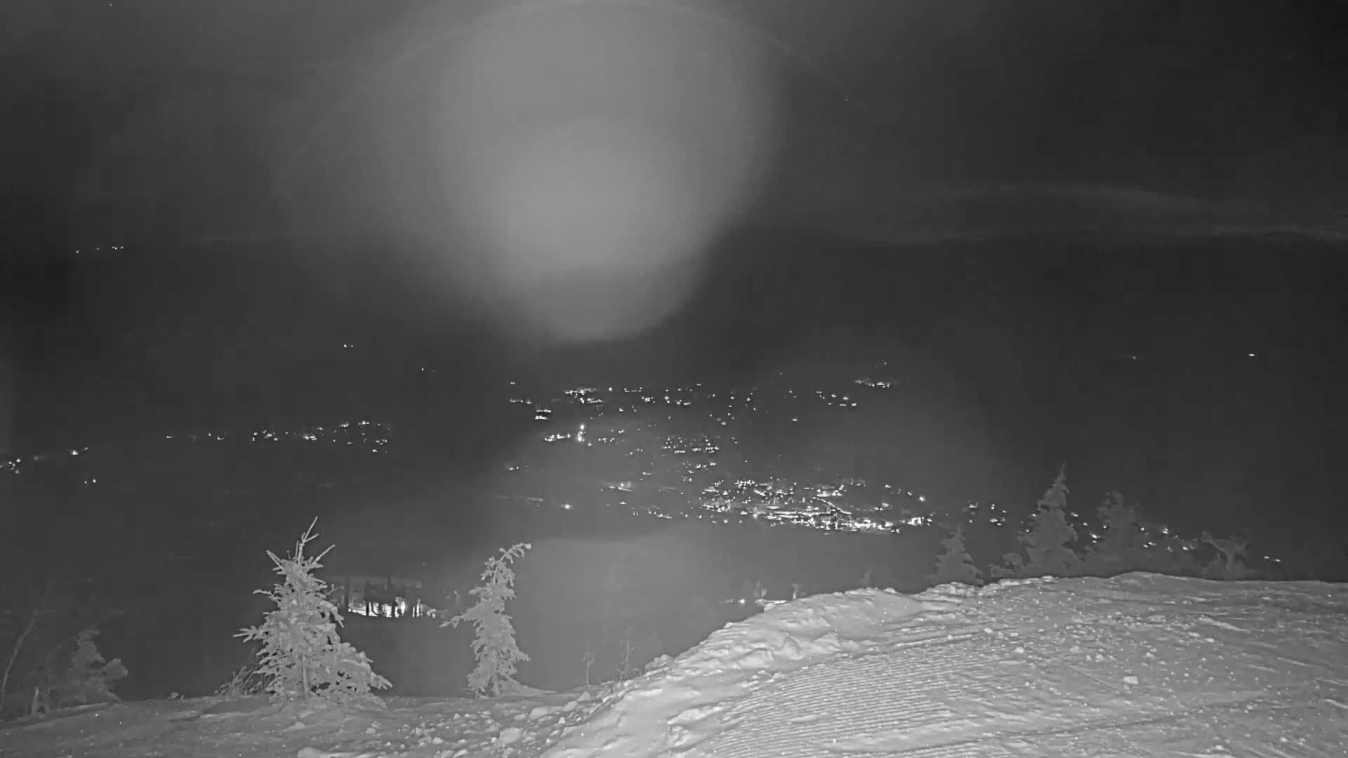 Kingfield, Sugarloaf Mountain Peak Skyline Live Cam - Kingfield, Franklin, Maine, USA