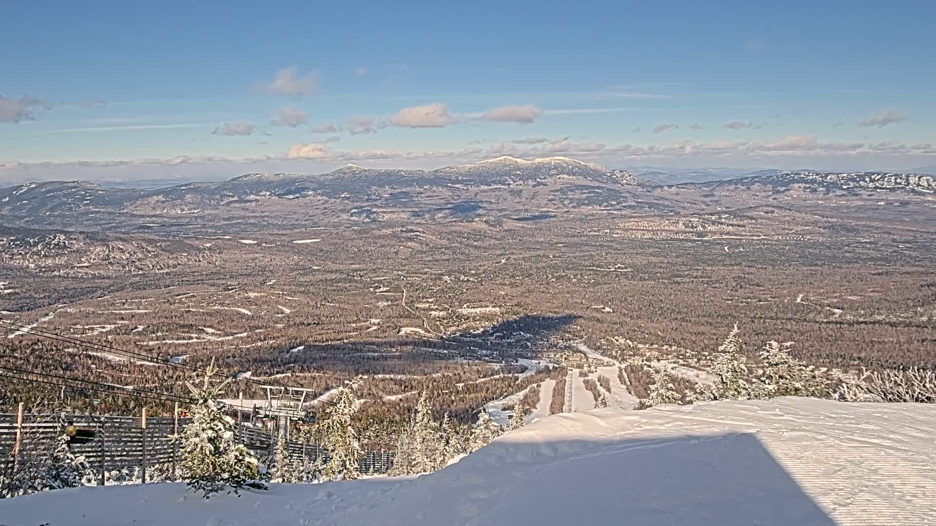 Kingfield, Sugarloaf Mountain Peak Skyline Live Cam - Kingfield, Franklin, Maine, USA