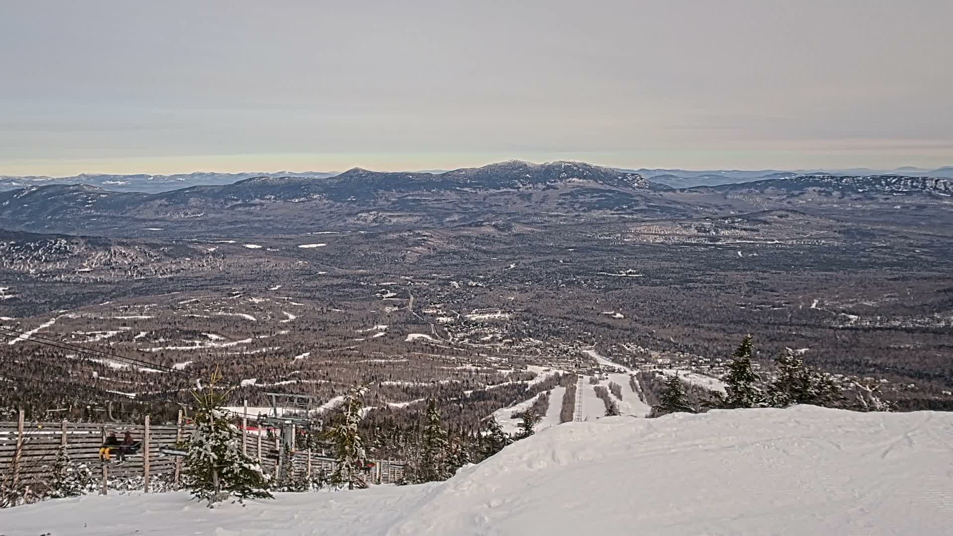 Kingfield, Sugarloaf Mountain Peak Skyline Live Cam - Kingfield, Franklin, Maine, USA