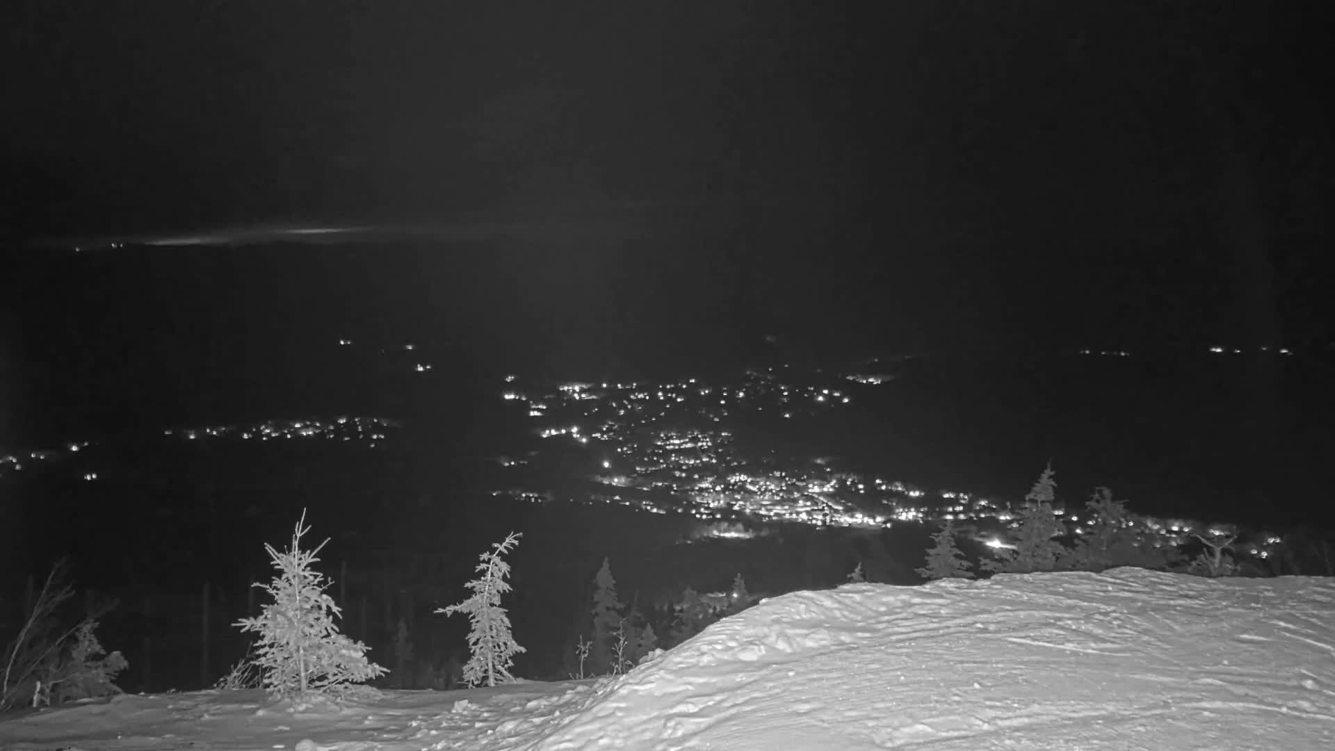 Kingfield, Sugarloaf Mountain Peak Skyline Live Cam - Kingfield, Franklin, Maine, USA