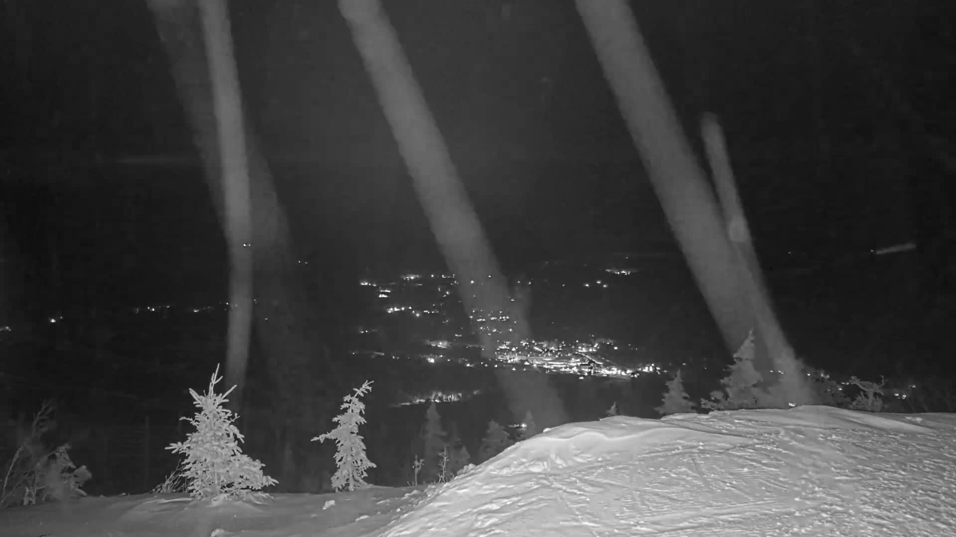 Kingfield, Sugarloaf Mountain Peak Skyline Live Cam - Kingfield, Franklin, Maine, USA