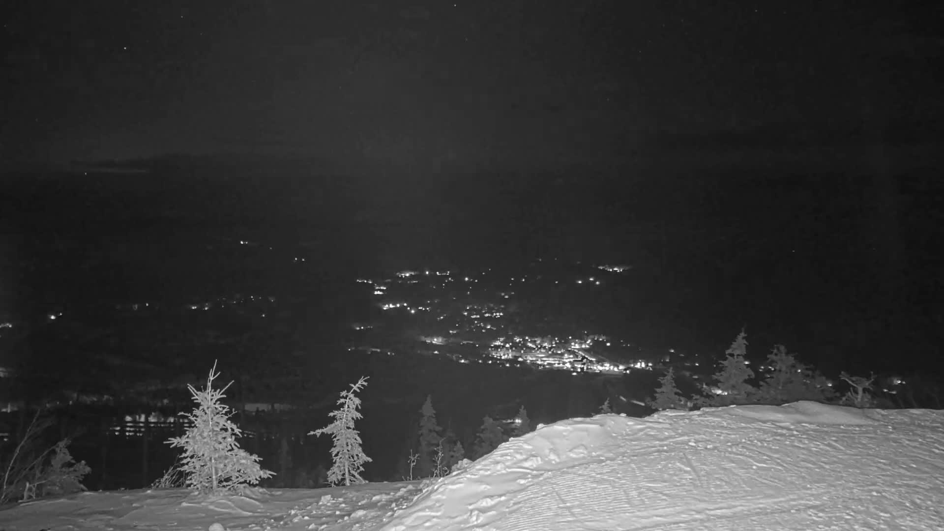 Kingfield, Sugarloaf Mountain Peak Skyline Live Cam - Kingfield, Franklin, Maine, USA