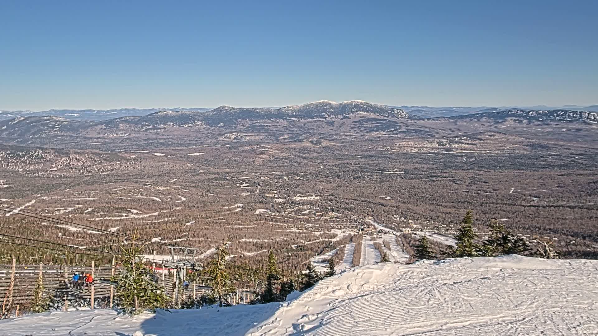 Kingfield, Sugarloaf Mountain Peak Skyline Live Cam - Kingfield, Franklin, Maine, USA