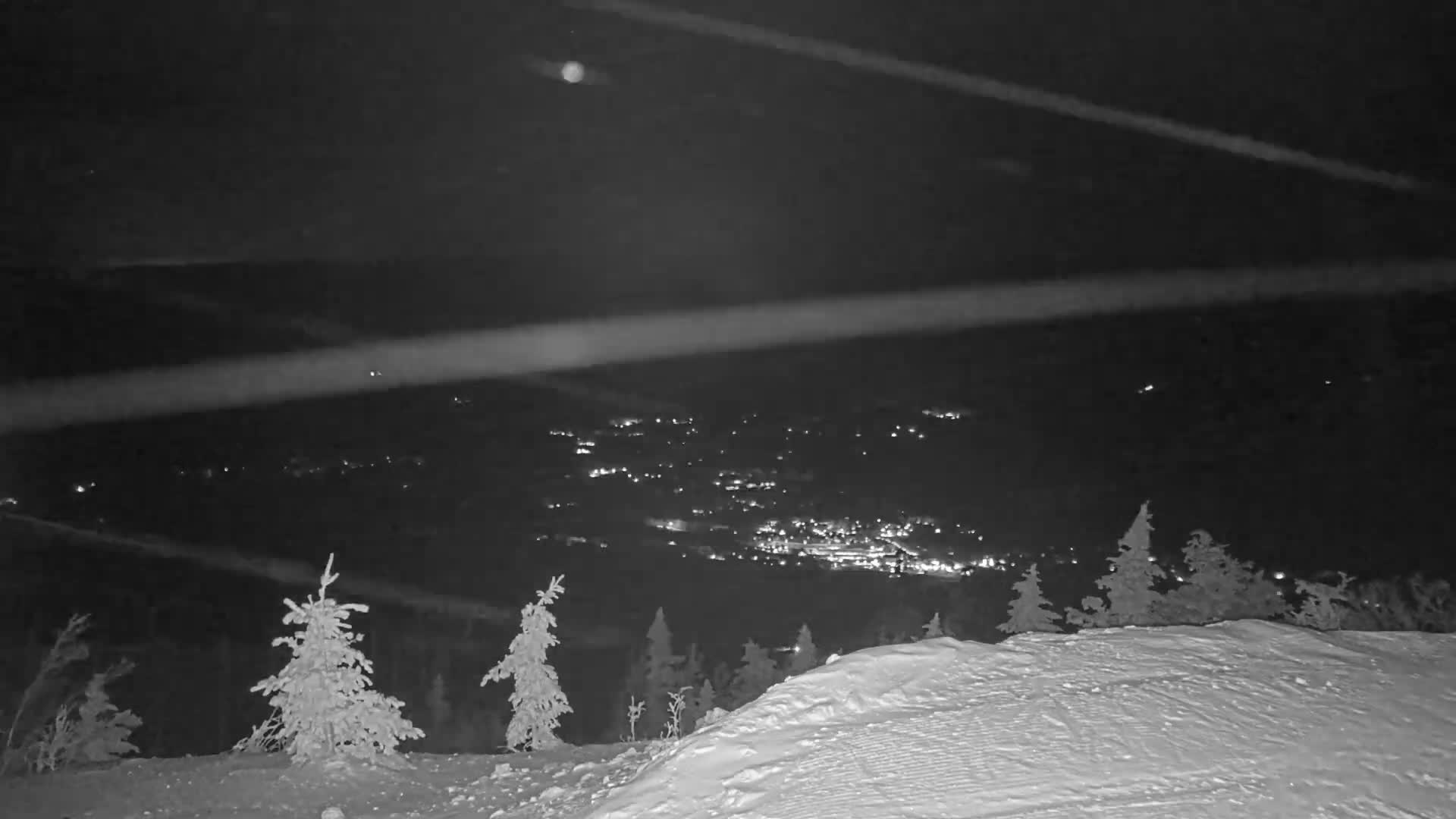 Kingfield, Sugarloaf Mountain Peak Skyline Live Cam - Kingfield, Franklin, Maine, USA