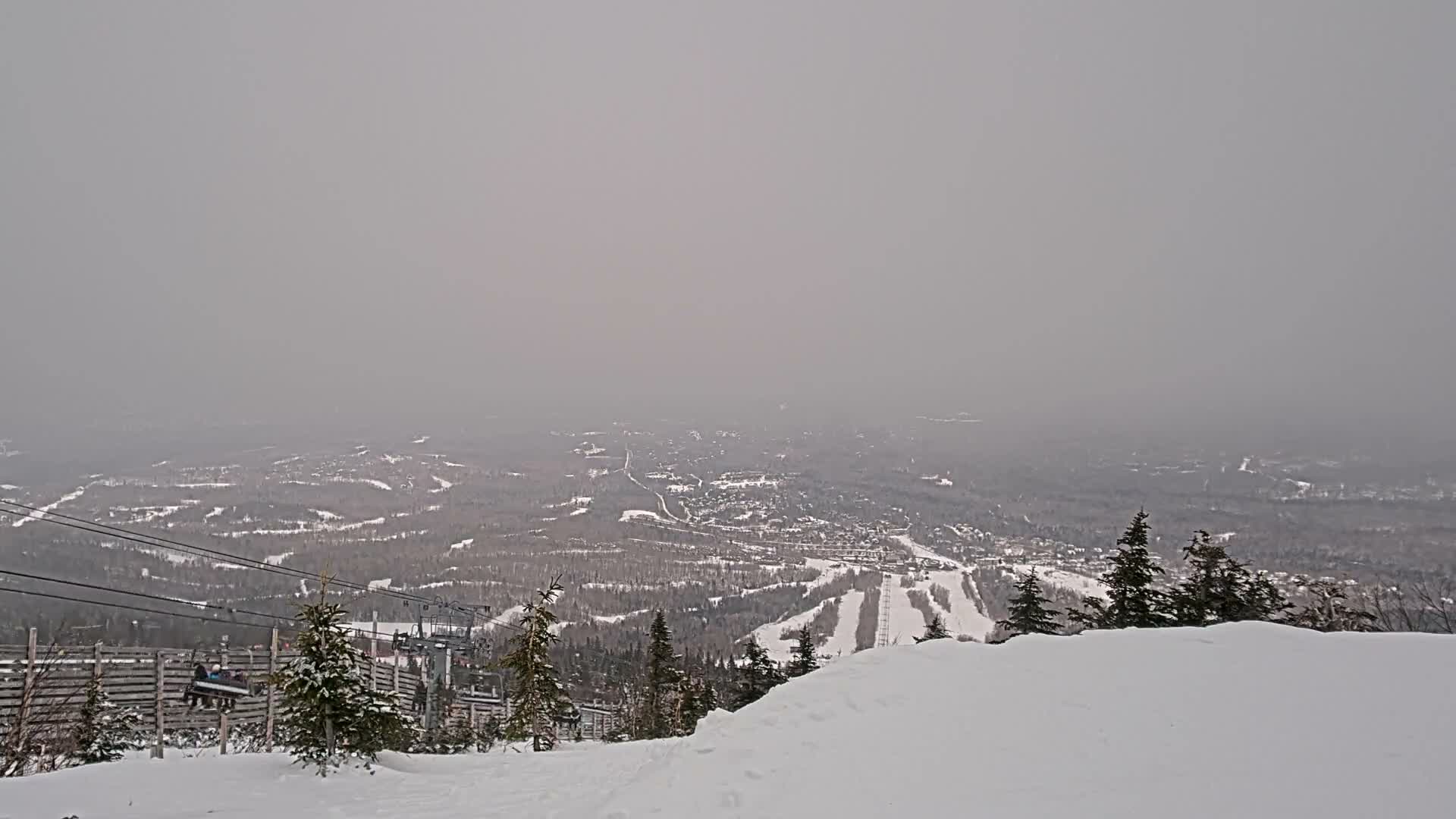 Kingfield, Sugarloaf Mountain Peak Skyline Live Cam - Kingfield, Franklin, Maine, USA