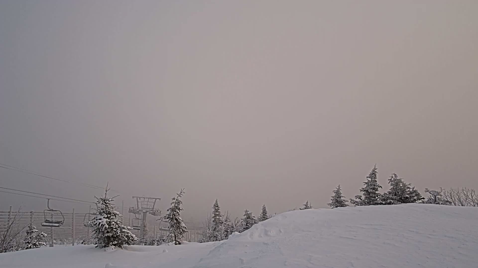 Kingfield, Sugarloaf Mountain Peak Skyline Live Cam - Kingfield, Franklin, Maine, USA