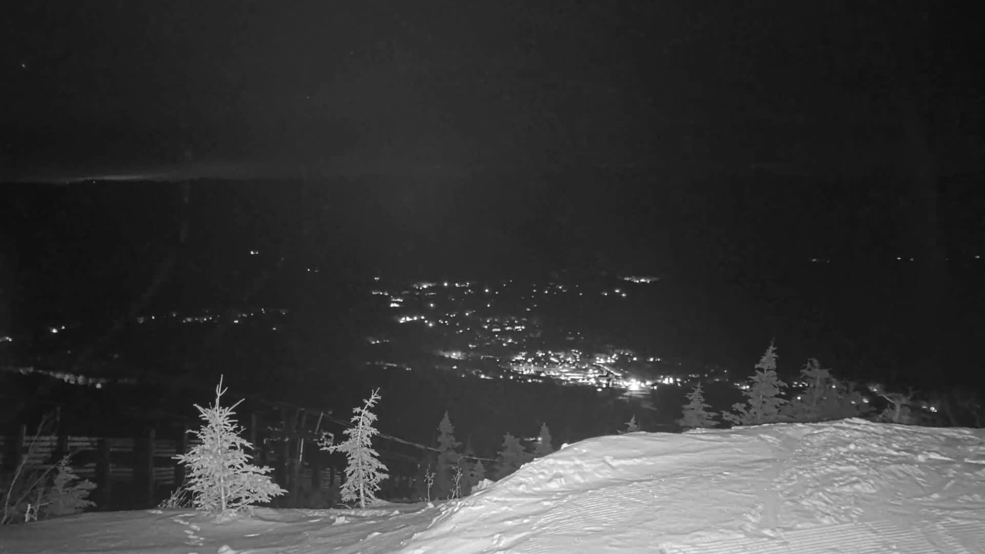 Kingfield, Sugarloaf Mountain Peak Skyline Live Cam - Kingfield, Franklin, Maine, USA