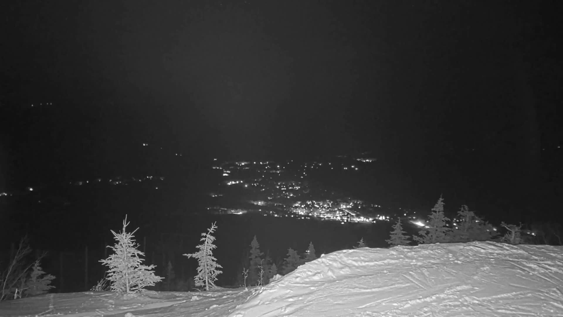 Kingfield, Sugarloaf Mountain Peak Skyline Live Cam - Kingfield, Franklin, Maine, USA