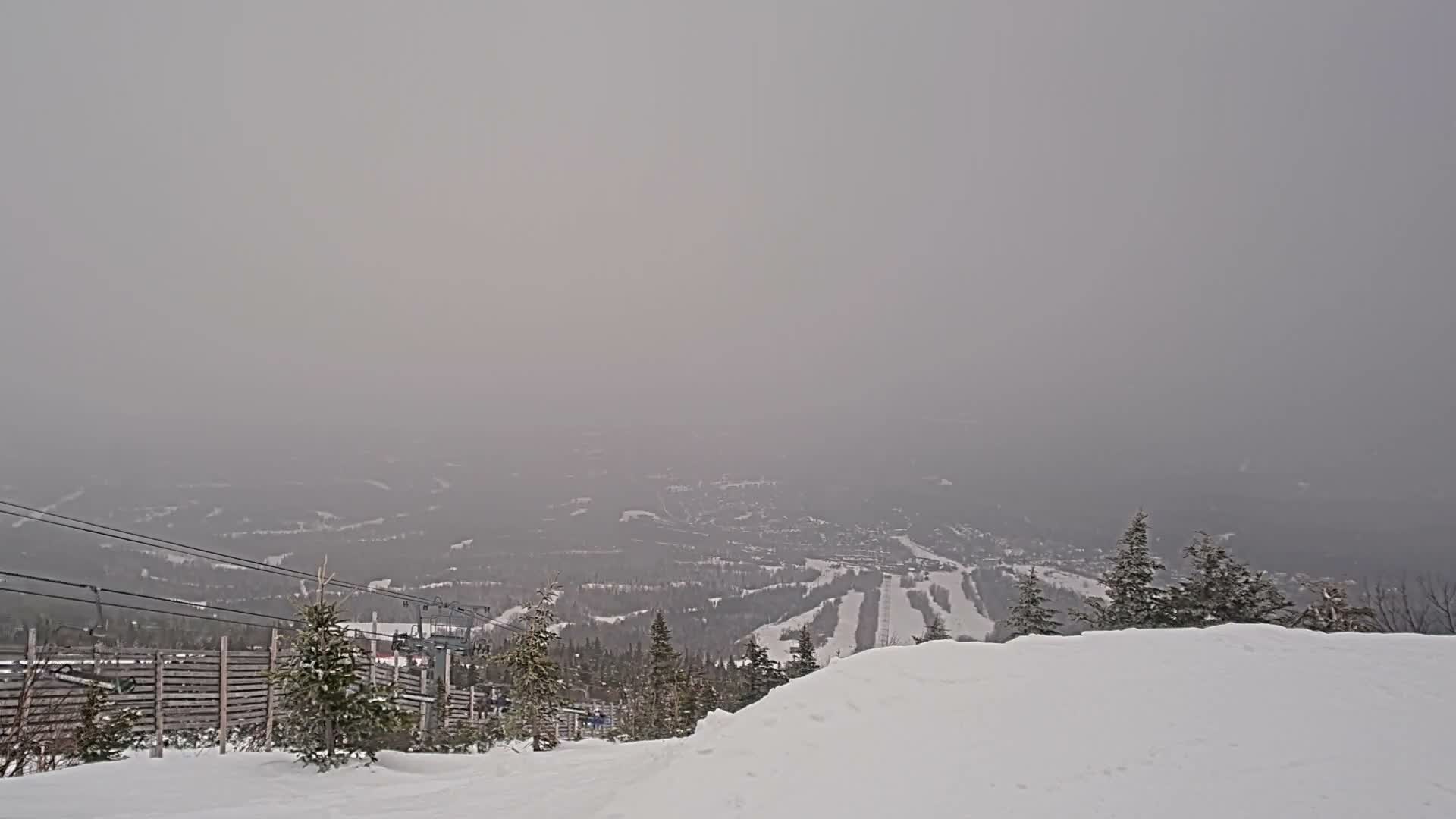Kingfield, Sugarloaf Mountain Peak Skyline Live Cam - Kingfield, Franklin, Maine, USA