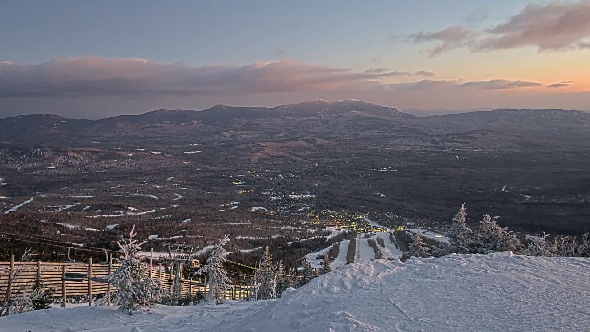 Kingfield, Sugarloaf Mountain Peak Skyline Live Cam - Kingfield, Franklin, Maine, USA