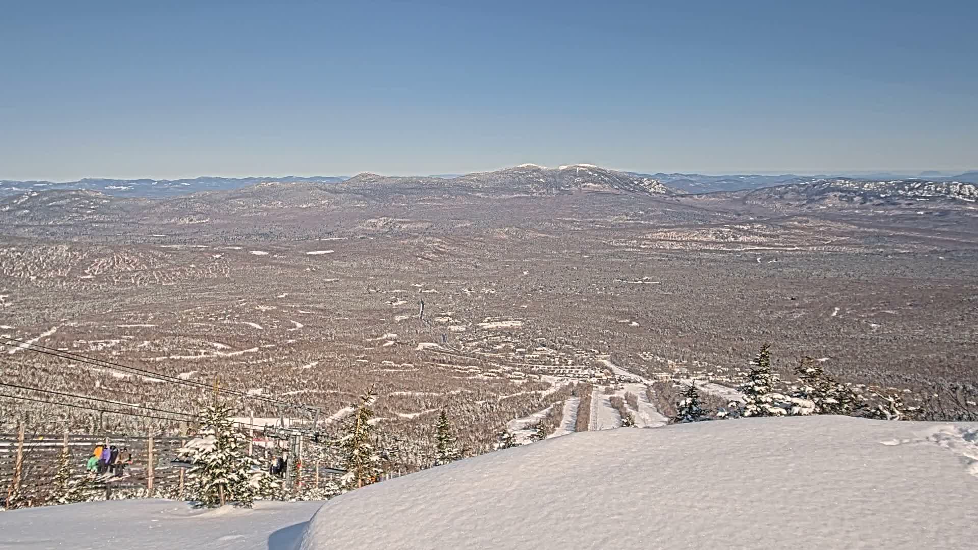 Kingfield, Sugarloaf Mountain Peak Skyline Live Cam - Kingfield, Franklin, Maine, USA