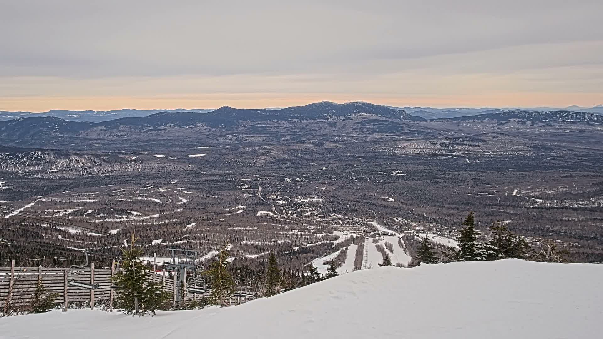 Kingfield, Sugarloaf Mountain Peak Skyline Live Cam - Kingfield, Franklin, Maine, USA
