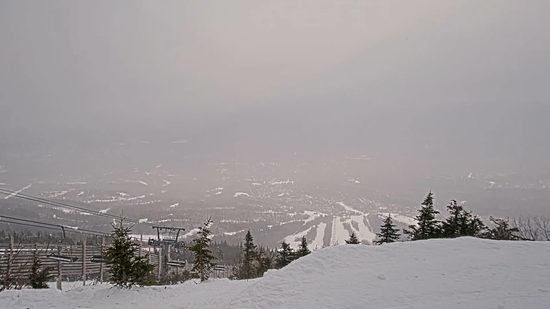 Kingfield, Sugarloaf Mountain Peak Skyline Live Cam - Kingfield, Franklin, Maine, USA