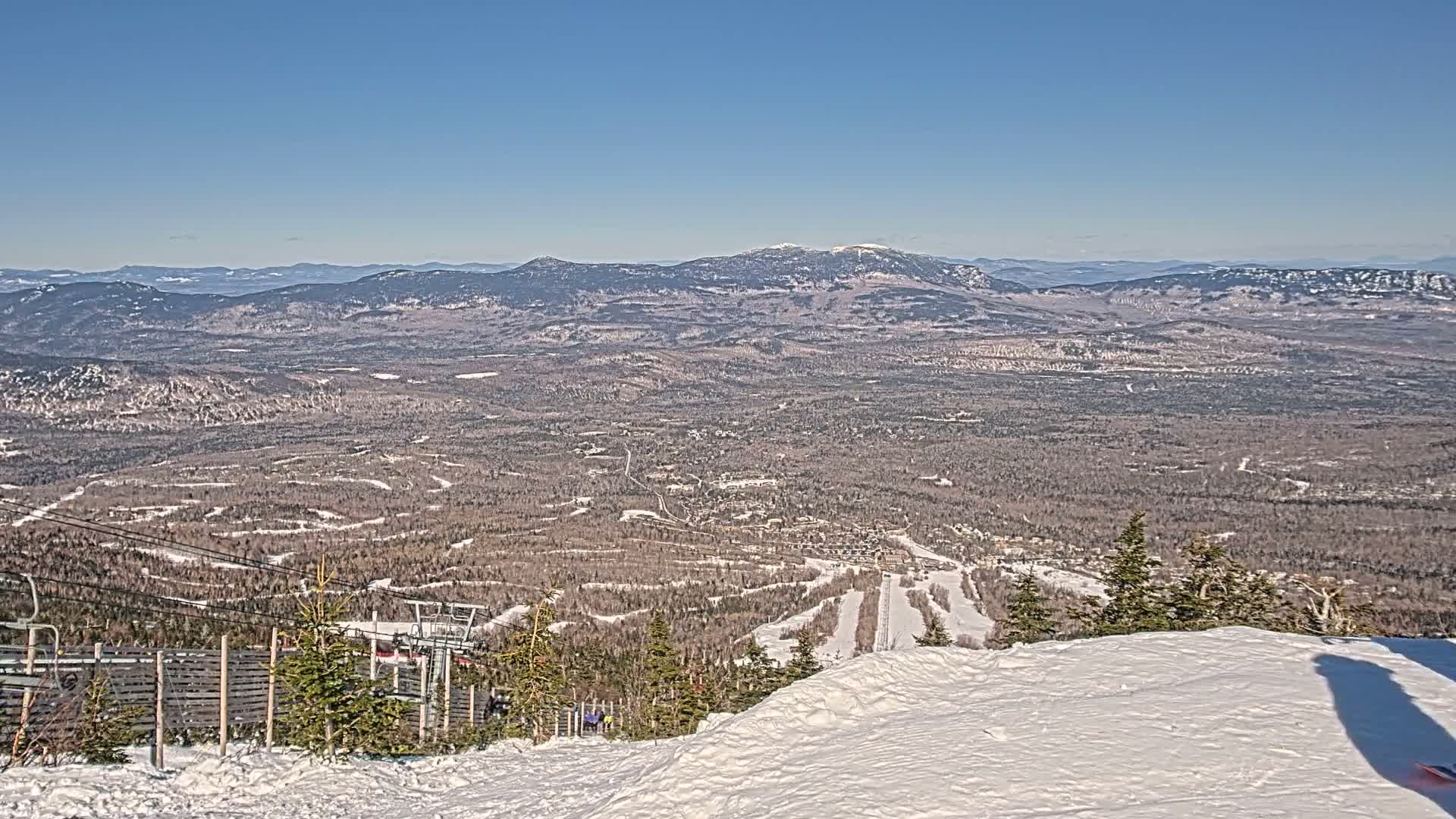 Kingfield, Sugarloaf Mountain Peak Skyline Live Cam - Kingfield, Franklin, Maine, USA