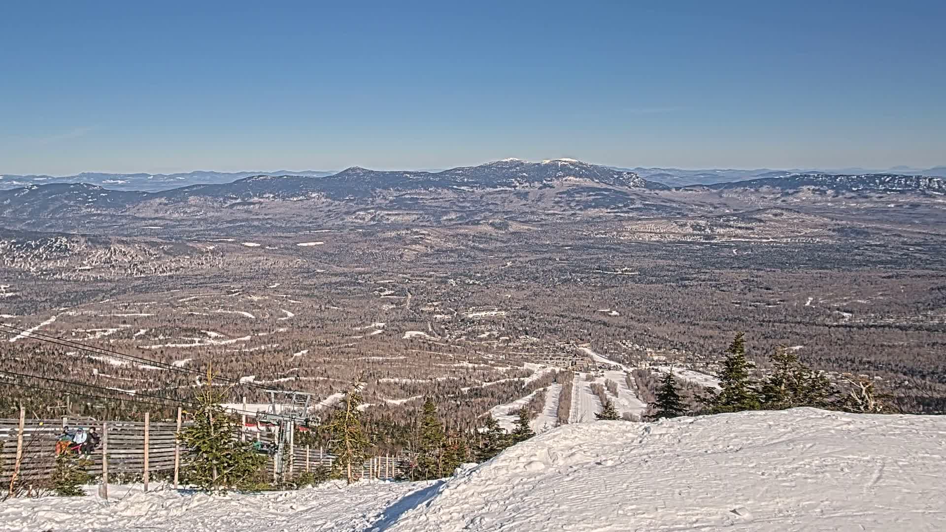 Kingfield, Sugarloaf Mountain Peak Skyline Live Cam - Kingfield, Franklin, Maine, USA