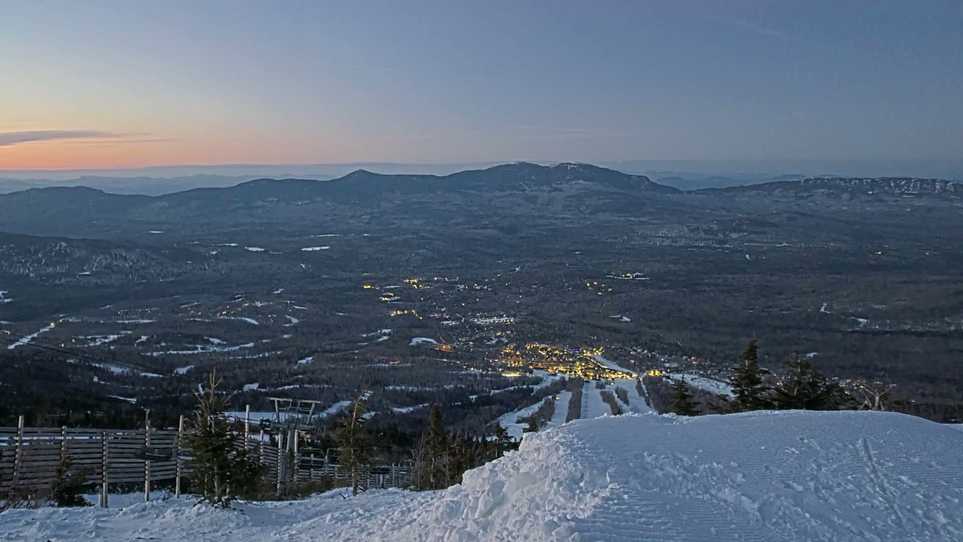 Kingfield, Sugarloaf Mountain Peak Skyline Live Cam - Kingfield, Franklin, Maine, USA