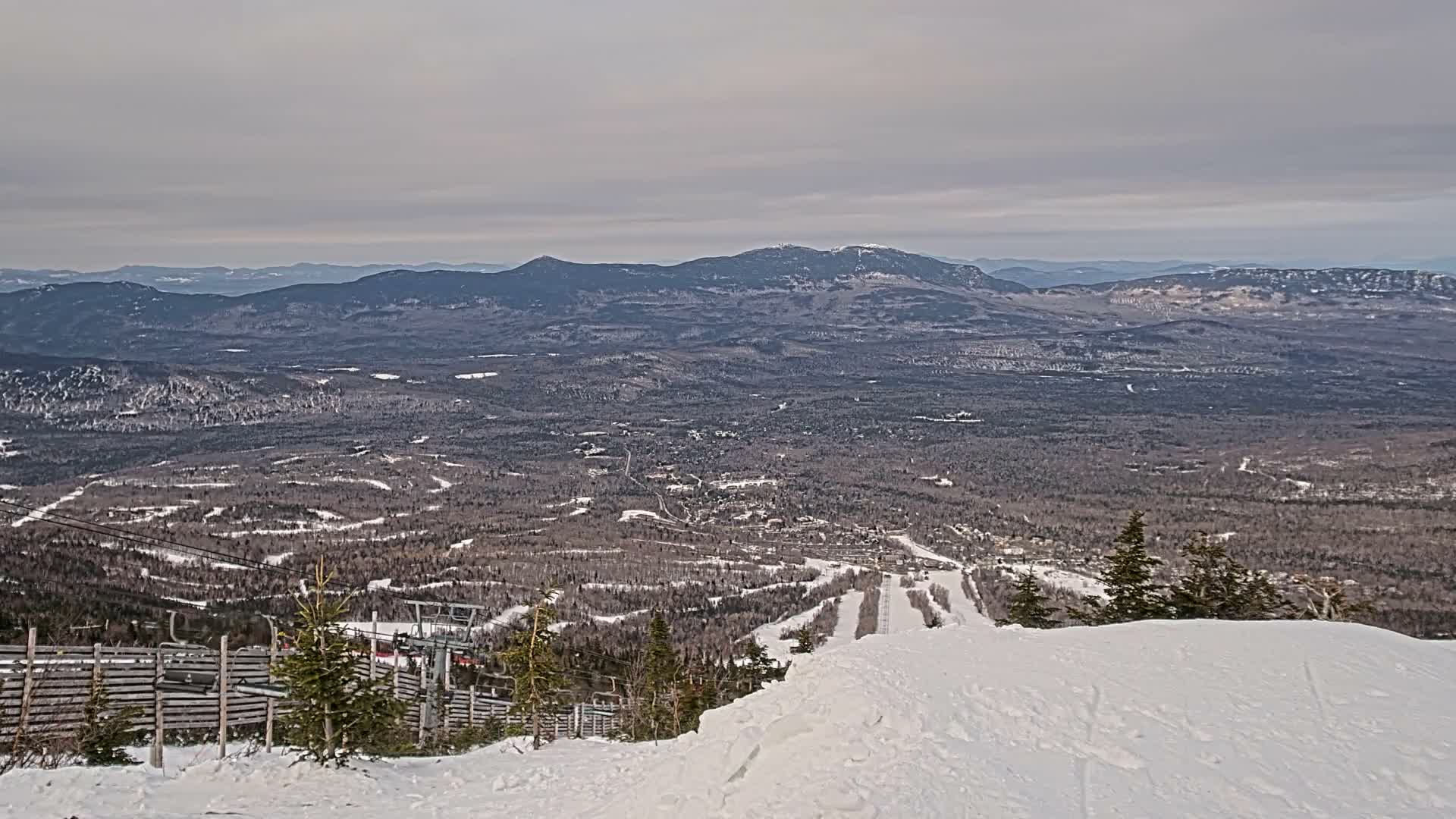 Kingfield, Sugarloaf Mountain Peak Skyline Live Cam - Kingfield, Franklin, Maine, USA