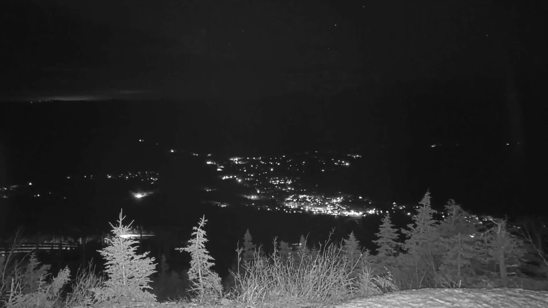 Kingfield, Sugarloaf Mountain Peak Skyline Live Cam - Kingfield, Franklin, Maine, USA