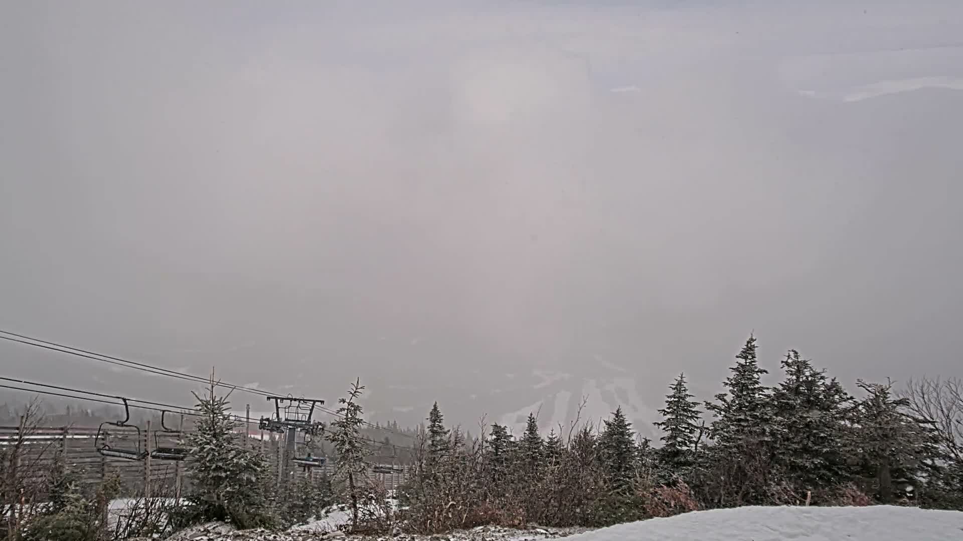 Kingfield, Sugarloaf Mountain Peak Skyline Live Cam - Kingfield, Franklin, Maine, USA
