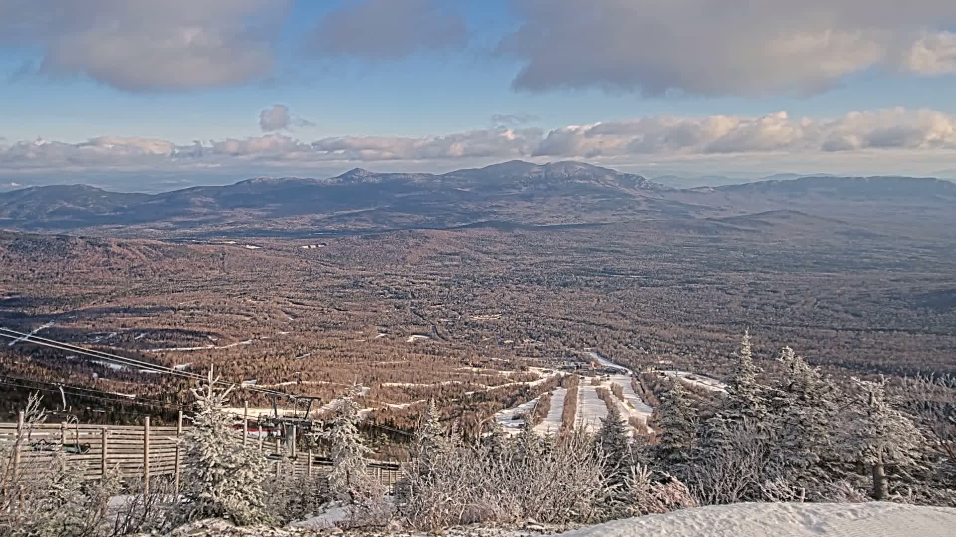 Kingfield, Sugarloaf Mountain Peak Skyline Live Cam - Kingfield, Franklin, Maine, USA