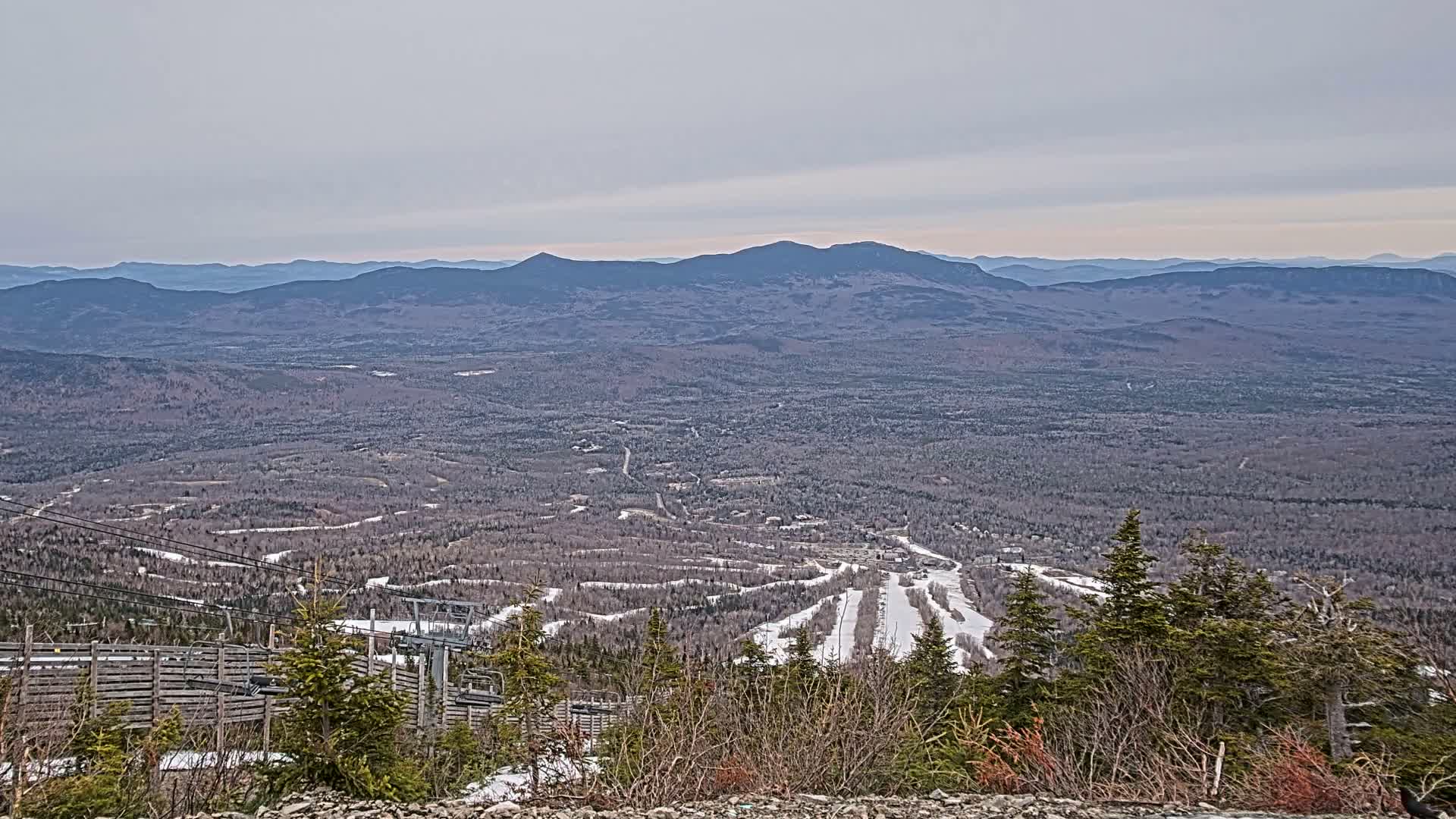 Kingfield, Sugarloaf Mountain Peak Skyline Live Cam - Kingfield, Franklin, Maine, USA