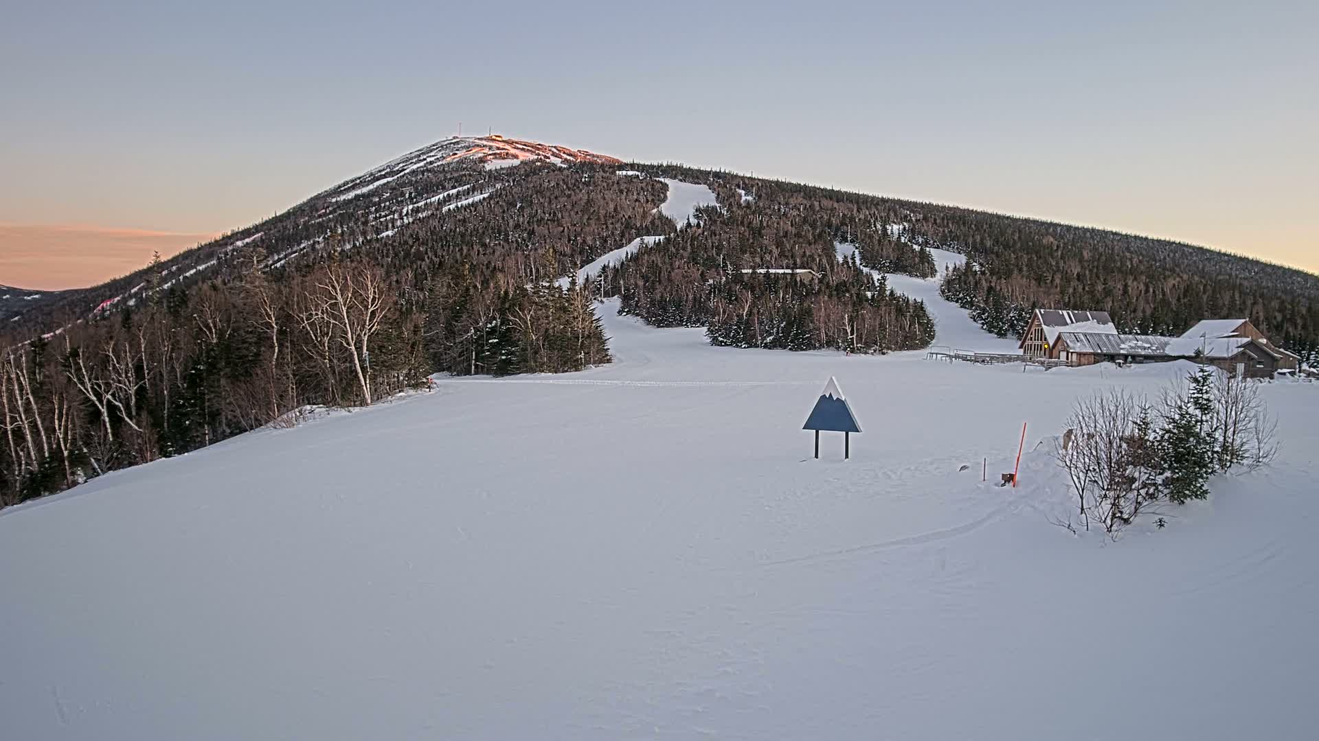 Kingfield, Sugarloaf Mountain Panaromic Live Cam - Kingfield, Franklin, Maine, USA