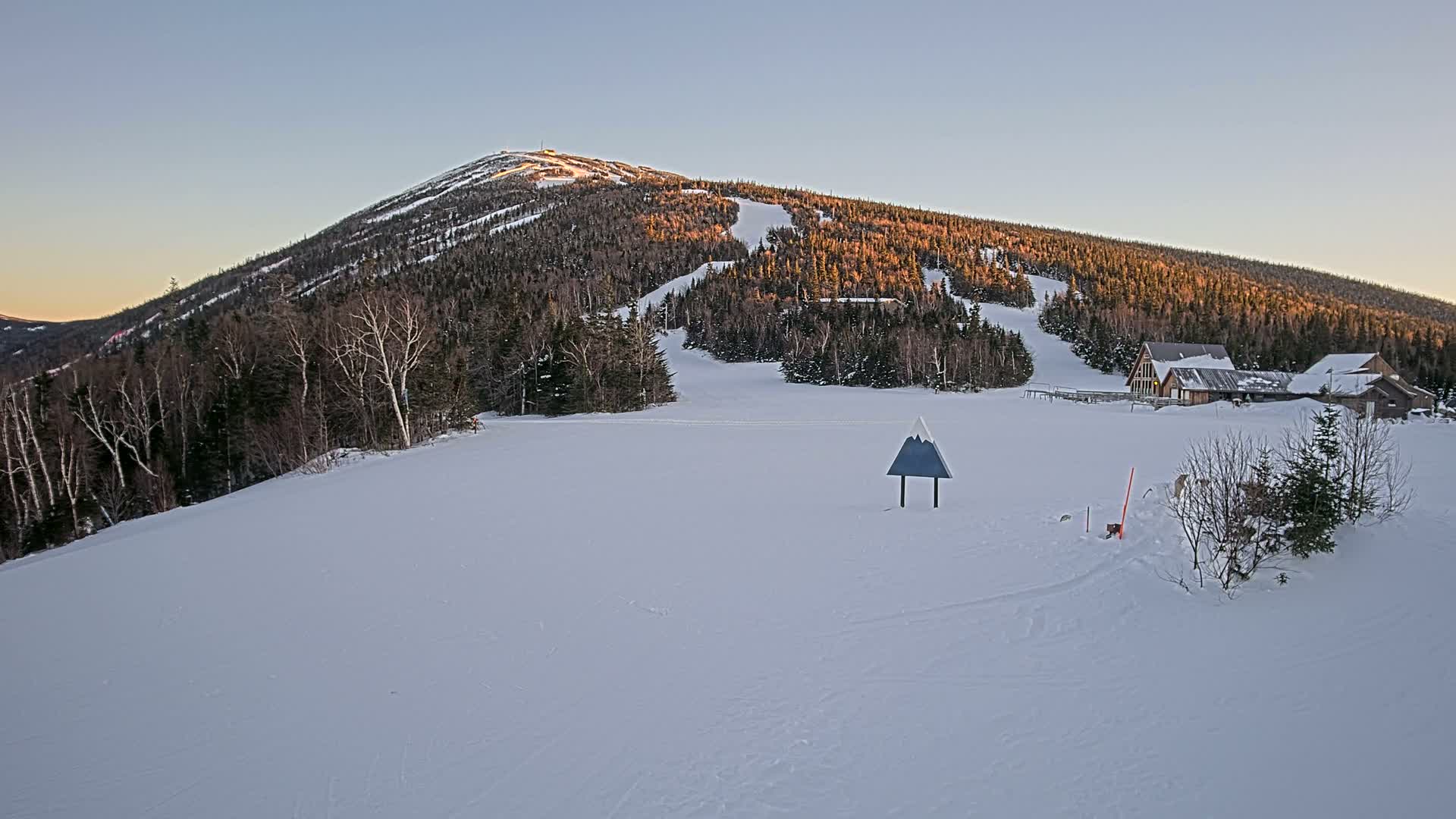 Kingfield, Sugarloaf Mountain Panaromic Live Cam - Kingfield, Franklin, Maine, USA