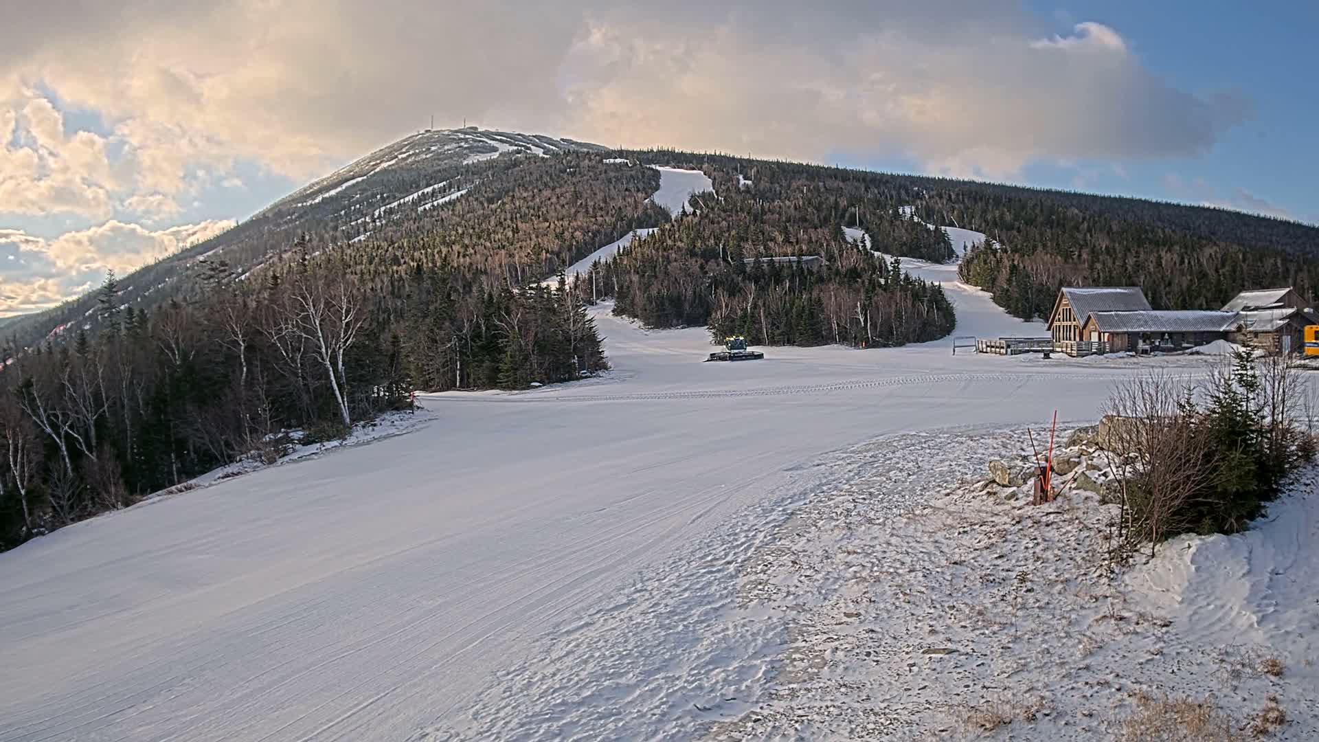 Kingfield, Sugarloaf Mountain Panaromic Live Cam - Kingfield, Franklin, Maine, USA