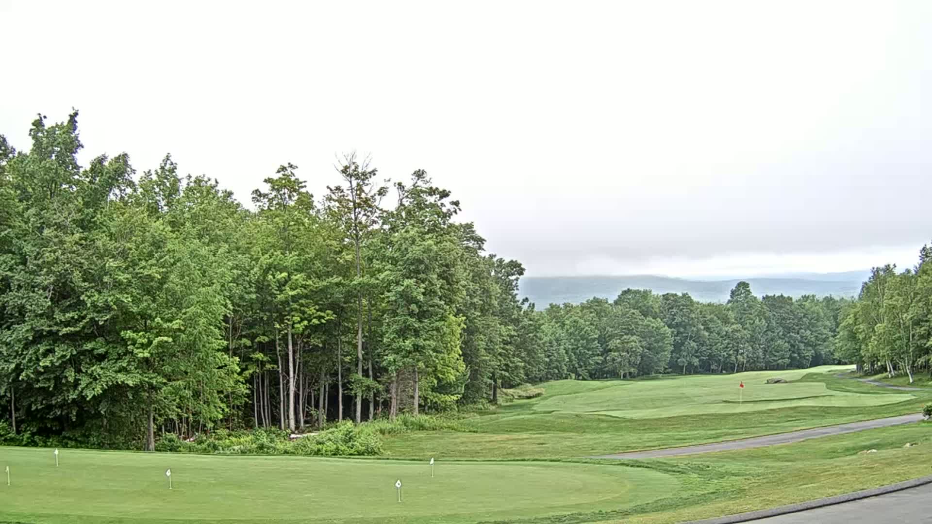 Kingfield, Sugarloaf Mountain Golf Course Live Cam - Kingfield, Franklin, Maine, USA