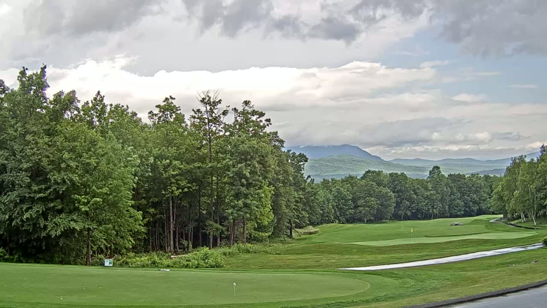 Kingfield, Sugarloaf Mountain Golf Course Live Cam - Kingfield, Franklin, Maine, USA