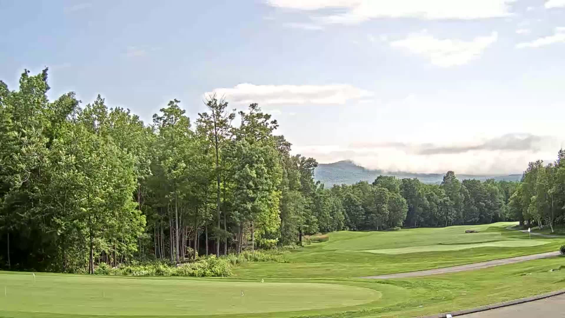 Kingfield, Sugarloaf Mountain Golf Course Live Cam - Kingfield, Franklin, Maine, USA