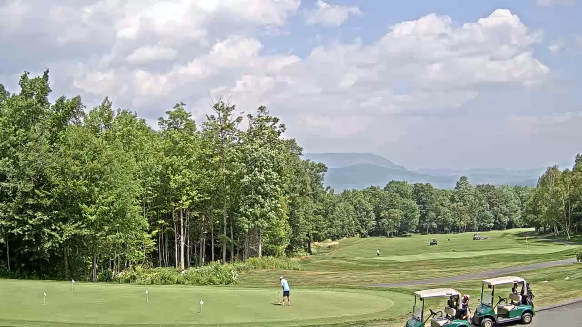 Kingfield, Sugarloaf Mountain Golf Course Live Cam - Kingfield, Franklin, Maine, USA