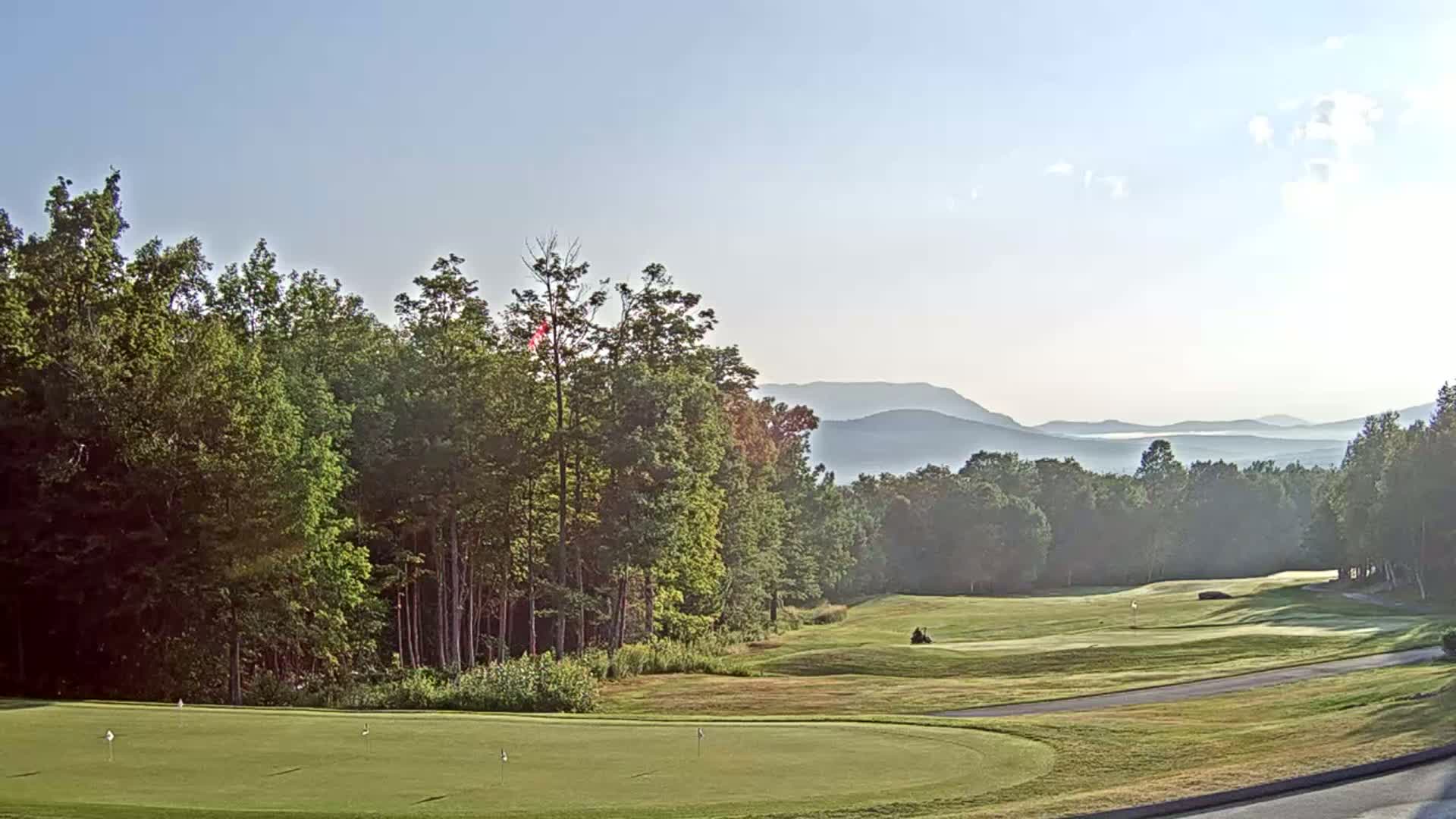 Kingfield, Sugarloaf Mountain Golf Course Live Cam - Kingfield, Franklin, Maine, USA