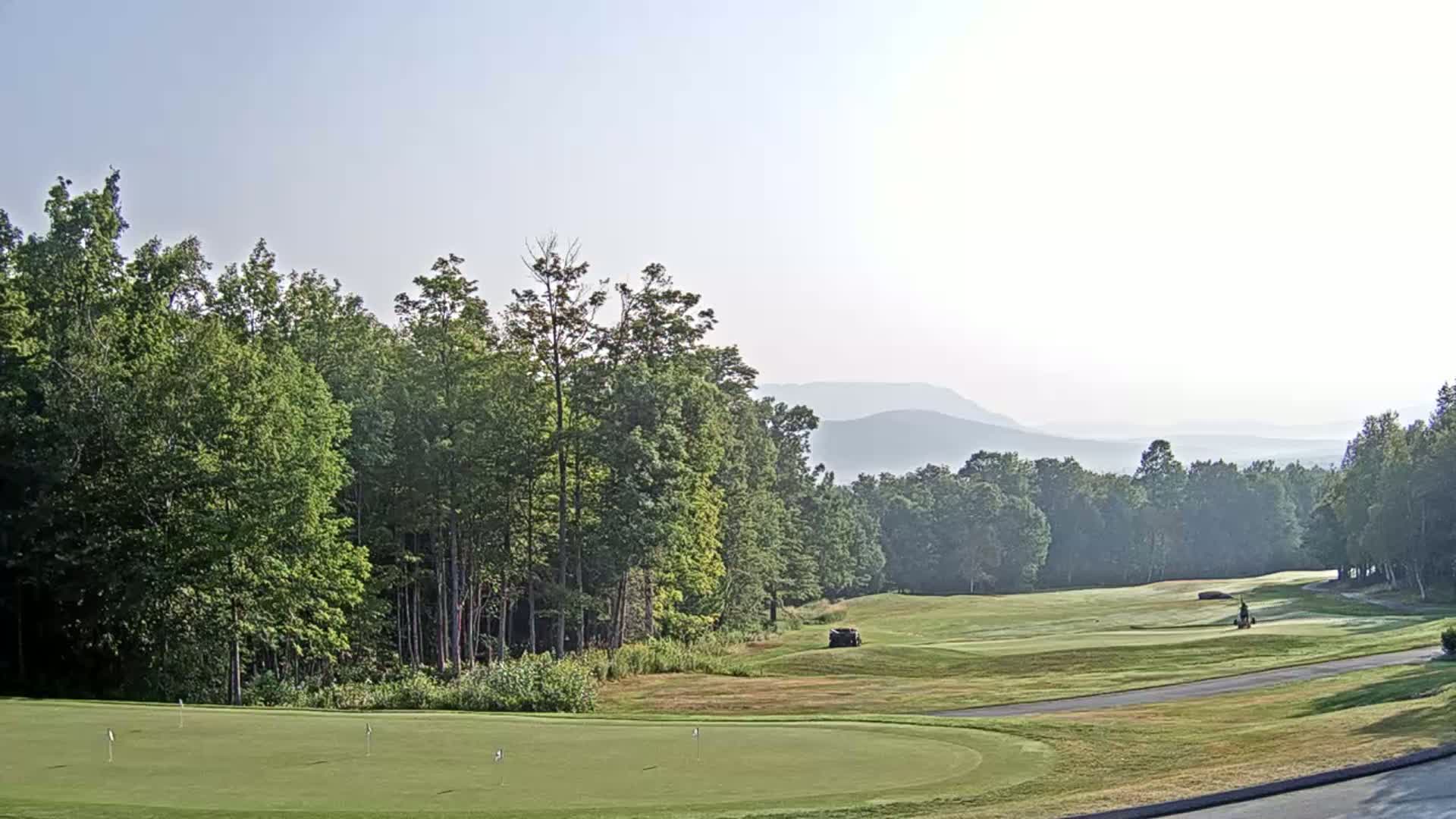 Kingfield, Sugarloaf Mountain Golf Course Live Cam - Kingfield, Franklin, Maine, USA