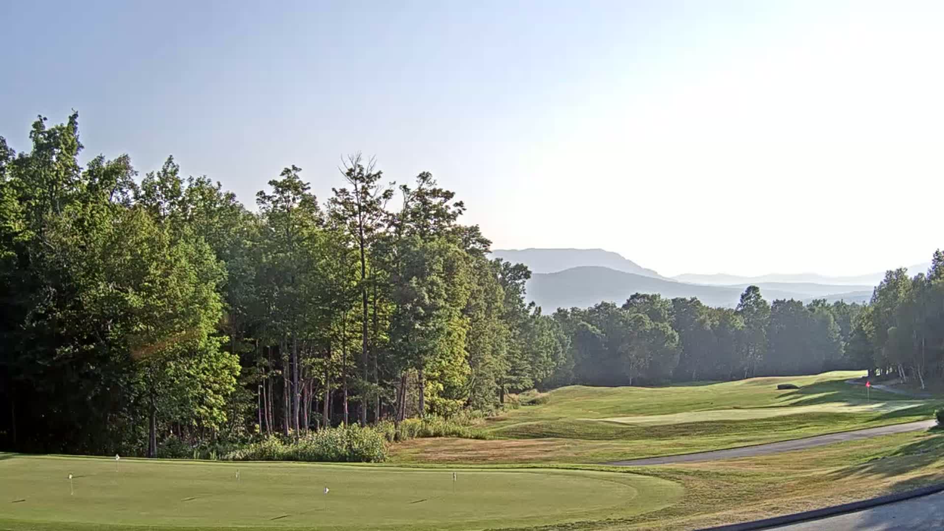 Kingfield, Sugarloaf Mountain Golf Course Live Cam - Kingfield, Franklin, Maine, USA