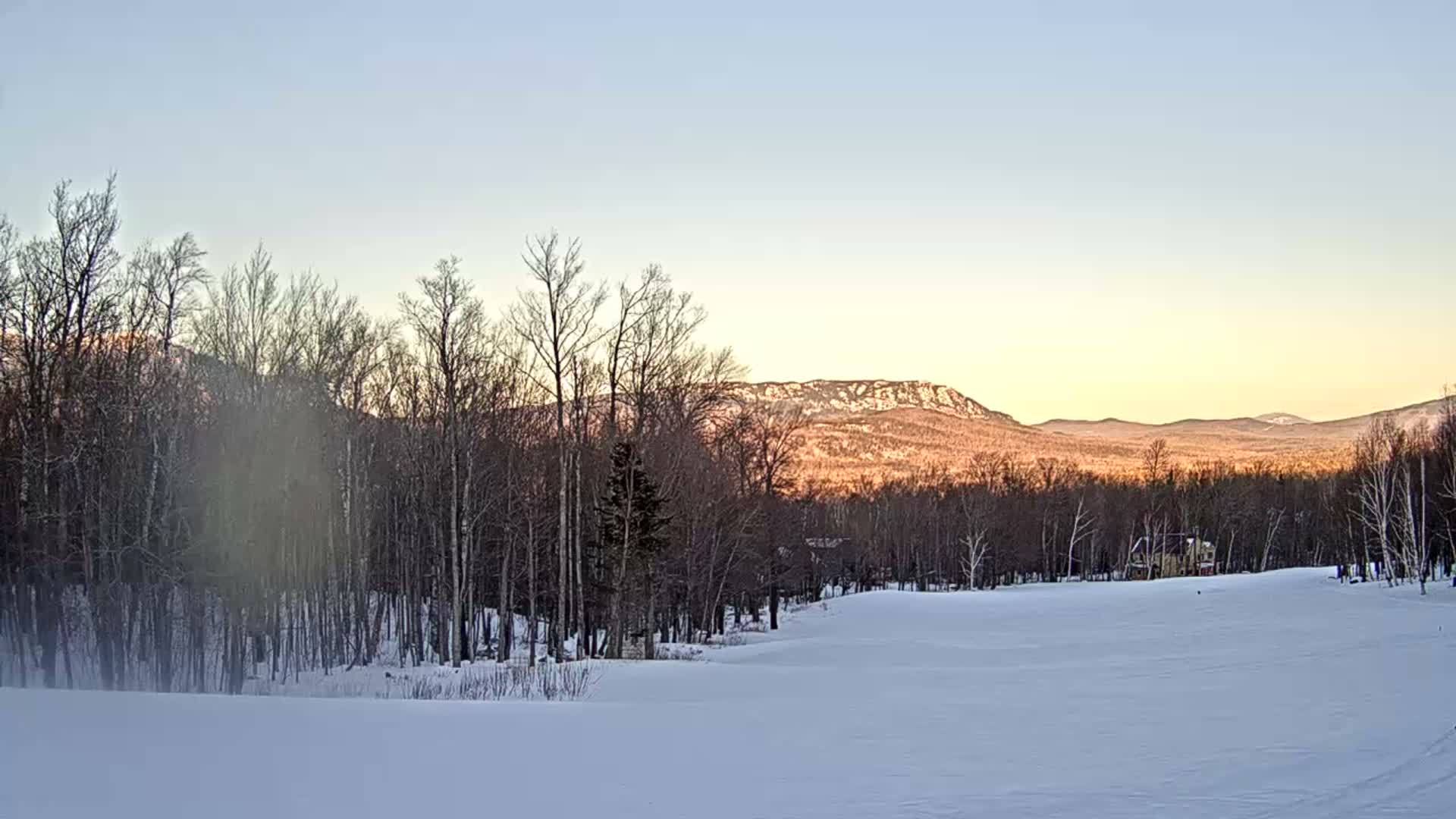 Kingfield, Sugarloaf Mountain Golf Course Live Cam - Kingfield, Franklin, Maine, USA