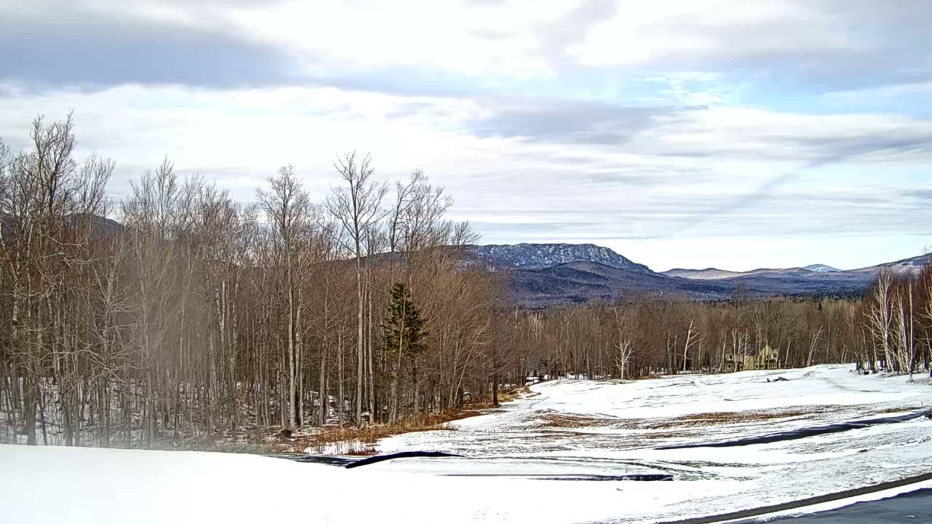 Kingfield, Sugarloaf Mountain Golf Course Live Cam - Kingfield, Franklin, Maine, USA