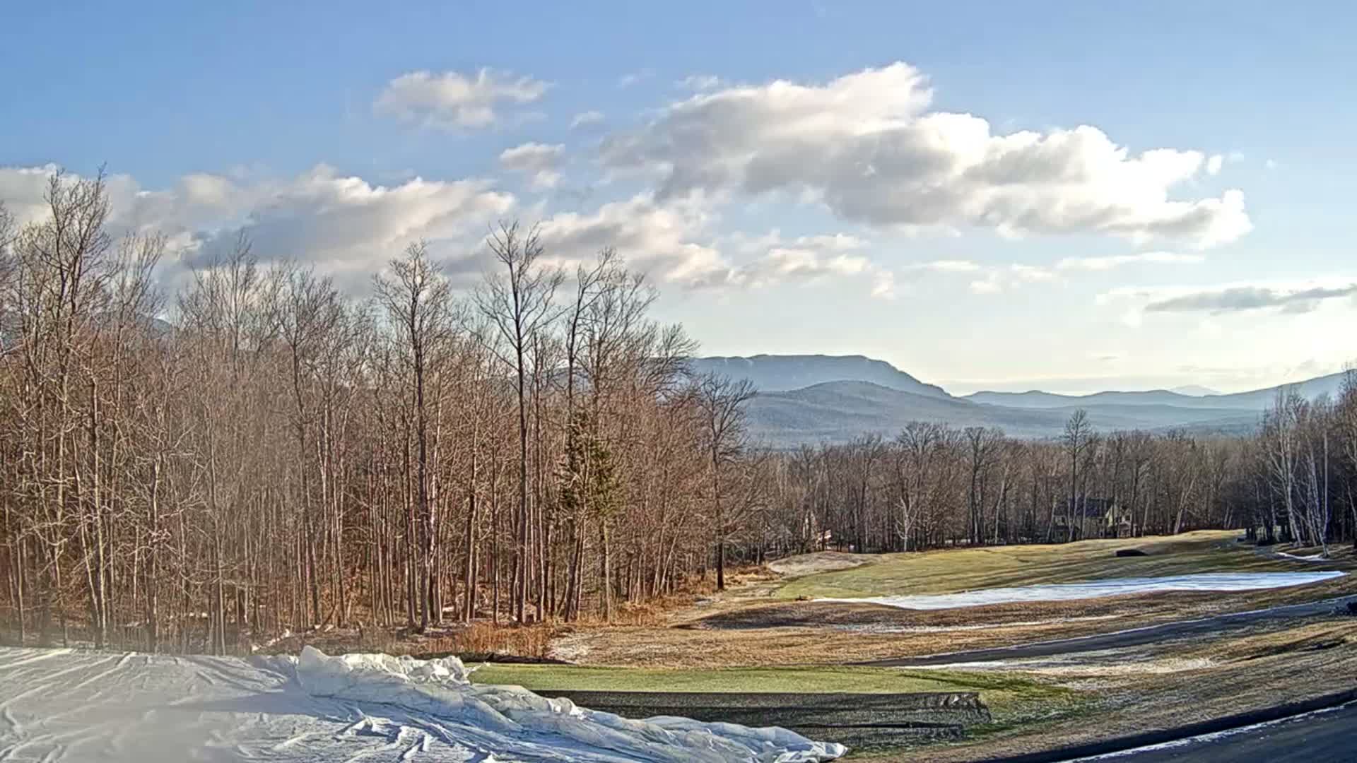 Kingfield, Sugarloaf Mountain Golf Course Live Cam - Kingfield, Franklin, Maine, USA