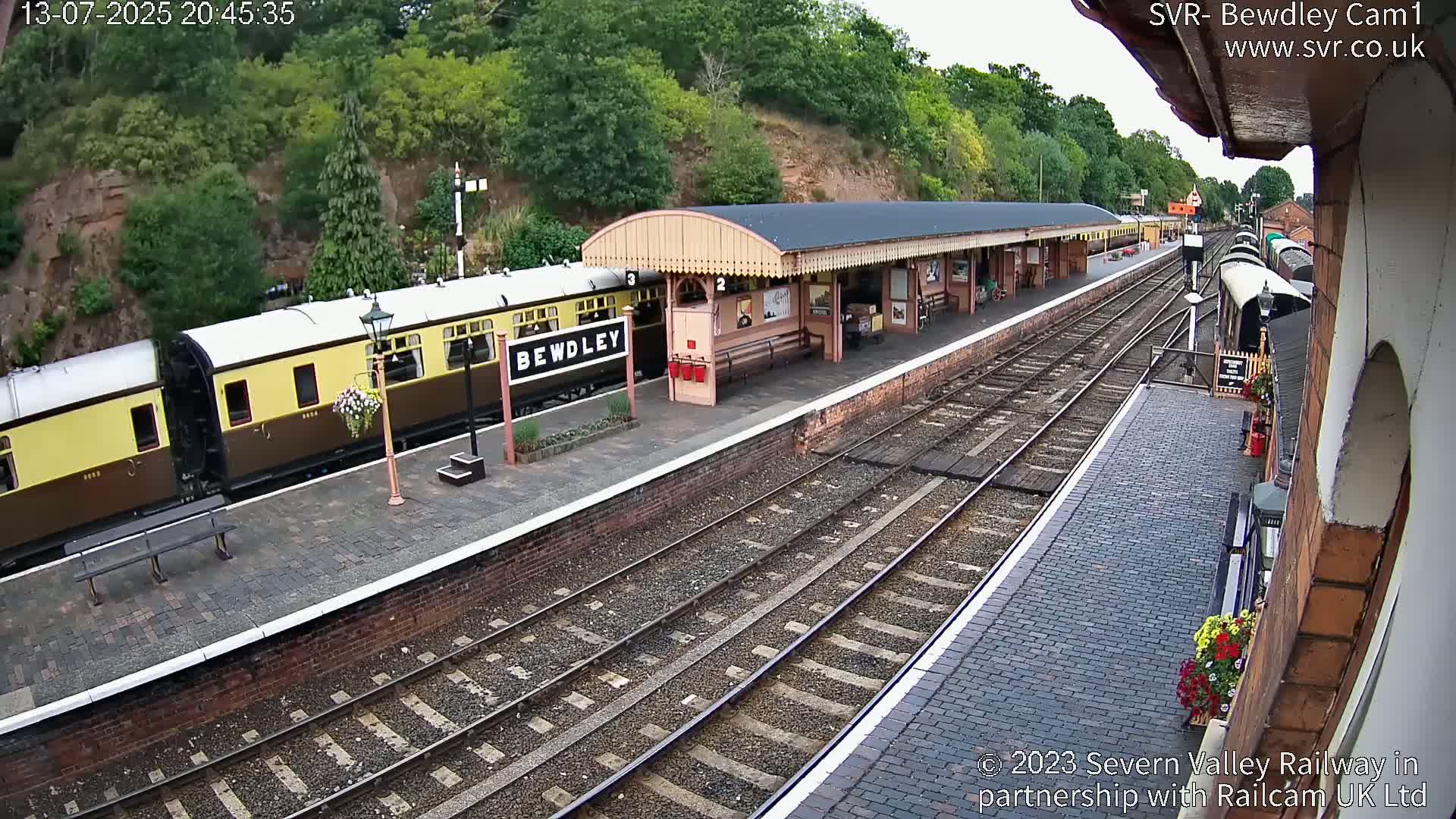 Bewdley Station İnside on the Severn Valley Railway Live Cam - Bewdley, Wyre Forest, Worcestershire, West Midlands, England, United Kingdomth on the Severn Valley Railway 2025-02-27 22:40