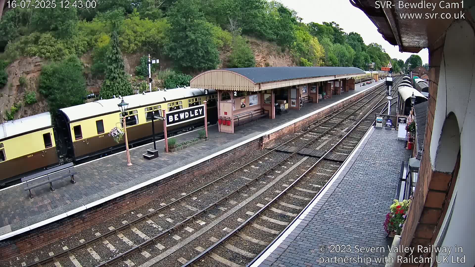 Bewdley Station İnside on the Severn Valley Railway Live Cam - Bewdley, Wyre Forest, Worcestershire, West Midlands, England, United Kingdomth on the Severn Valley Railway 2025-02-27 22:40