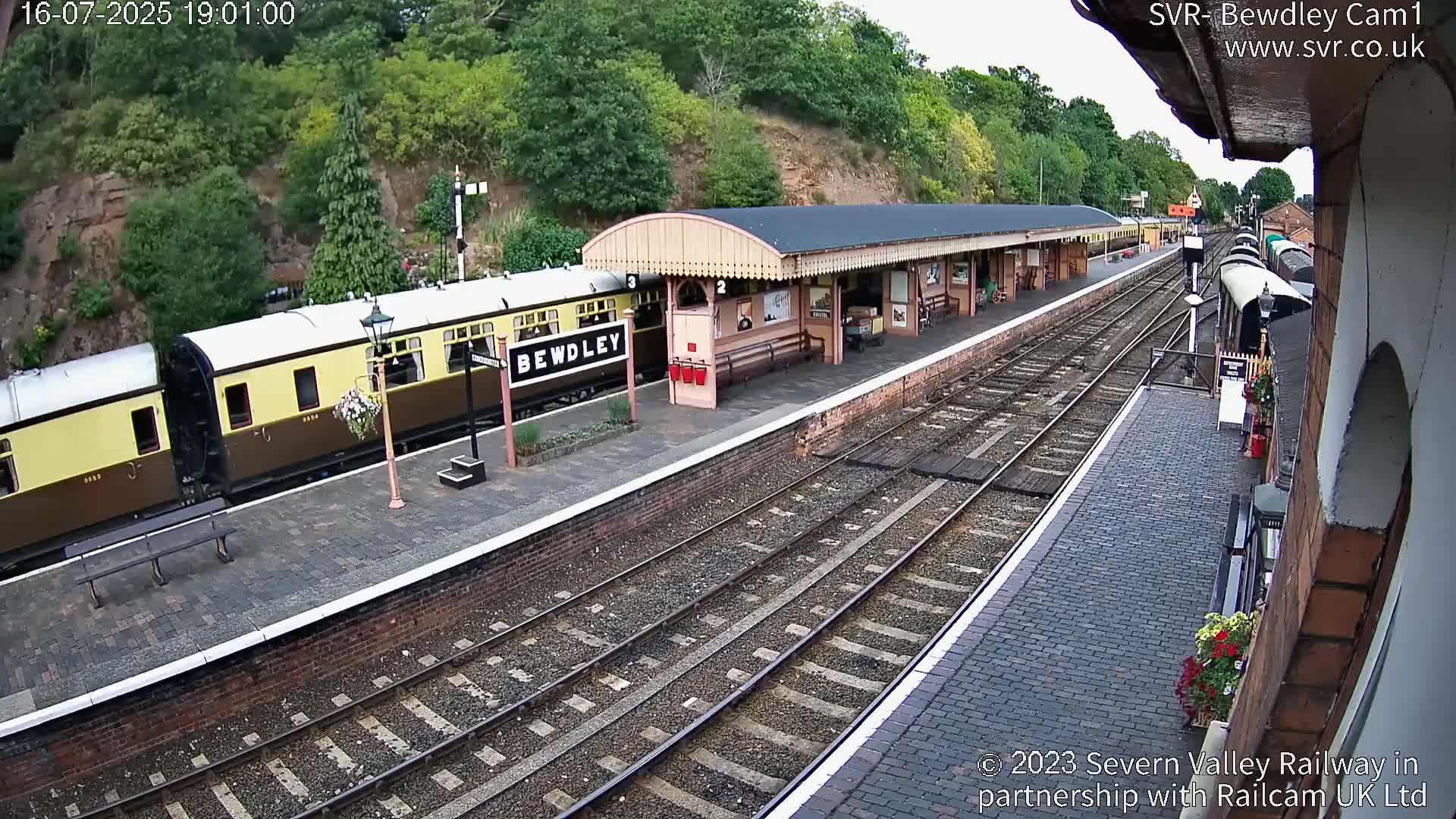 Bewdley Station İnside on the Severn Valley Railway Live Cam - Bewdley, Wyre Forest, Worcestershire, West Midlands, England, United Kingdomth on the Severn Valley Railway 2025-02-27 22:40