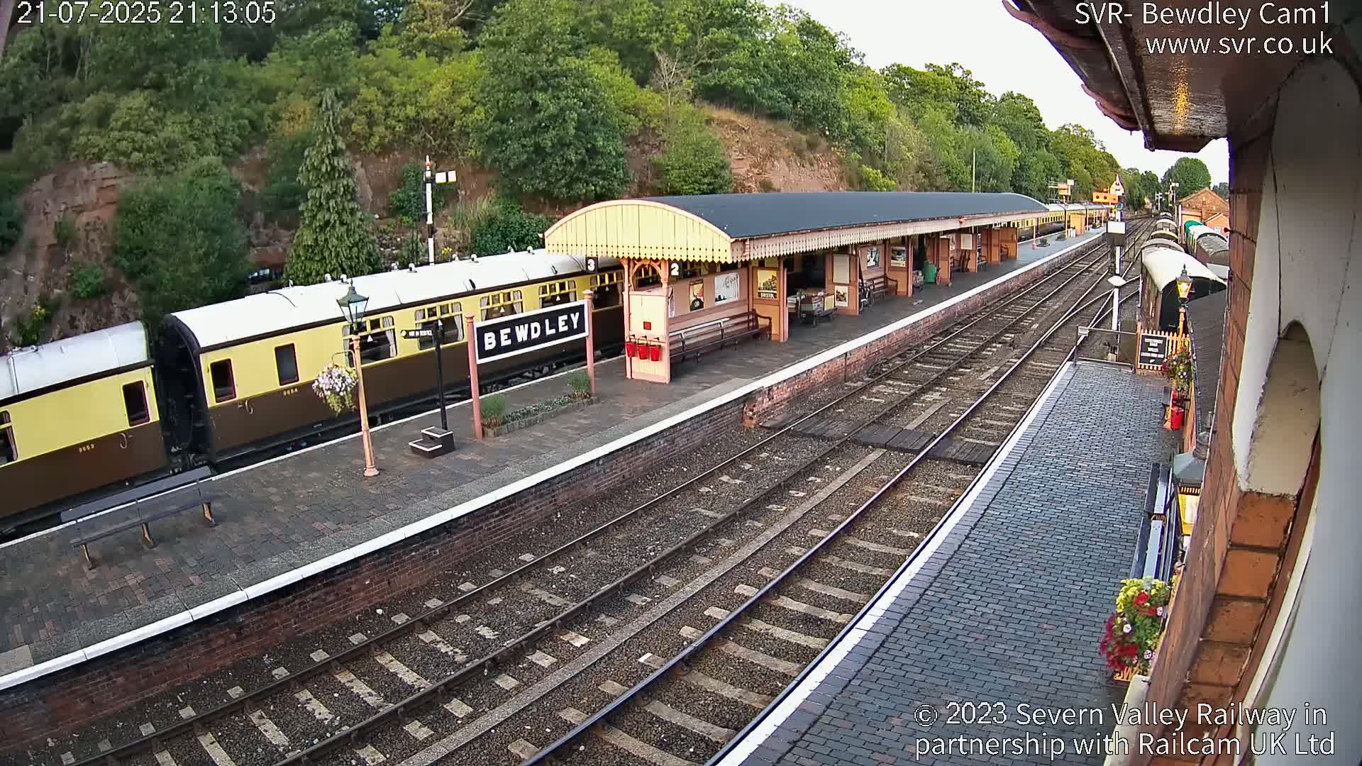 Bewdley Station İnside on the Severn Valley Railway Live Cam - Bewdley, Wyre Forest, Worcestershire, West Midlands, England, United Kingdomth on the Severn Valley Railway 2025-02-27 22:40
