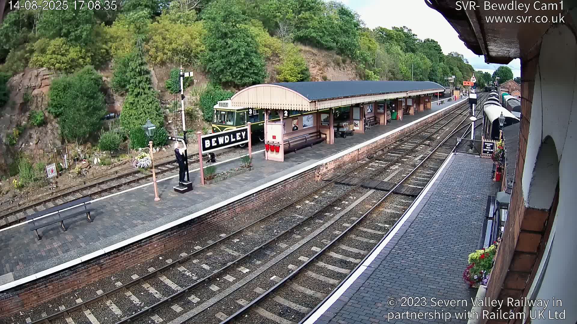 Bewdley Station İnside on the Severn Valley Railway Live Cam - Bewdley, Wyre Forest, Worcestershire, West Midlands, England, United Kingdomth on the Severn Valley Railway 2025-02-27 22:40