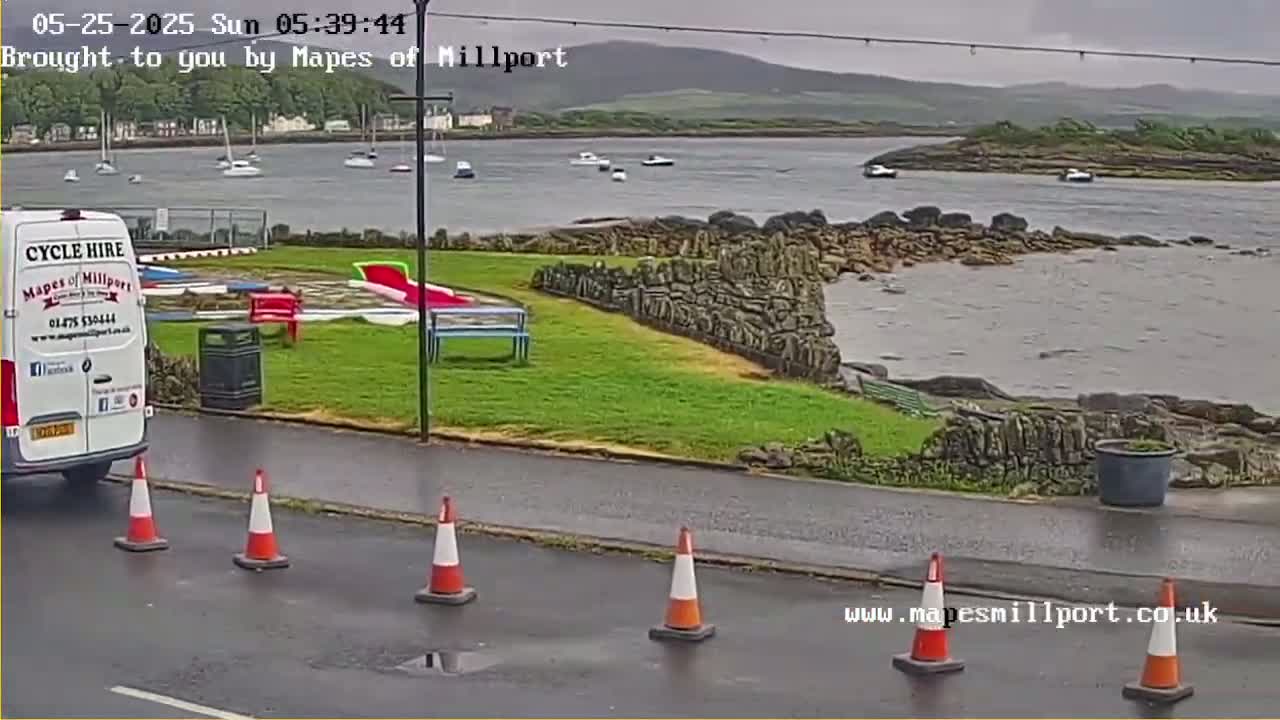 Millport Town & Coast Live Cam - Millport, North Ayrshire, Ayrshire and Arran, Scotland, United Kingdom