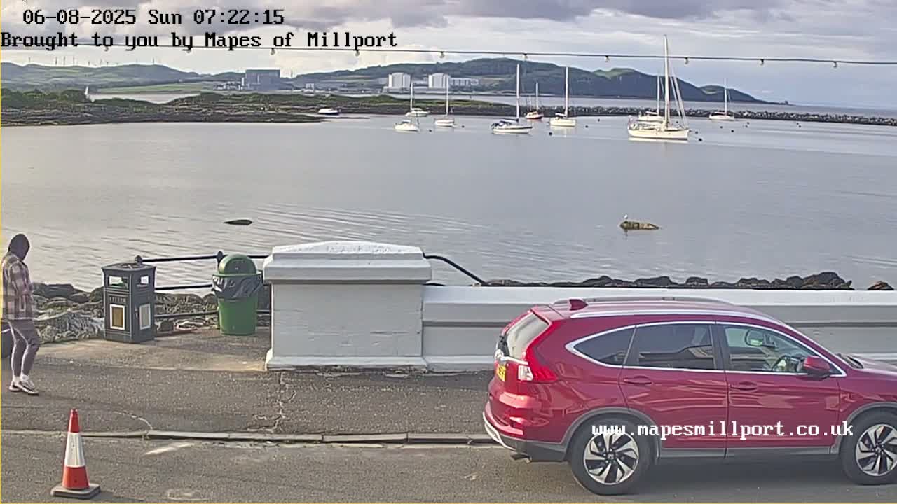 Millport Town & Coast Live Cam - Millport, North Ayrshire, Ayrshire and Arran, Scotland, United Kingdom