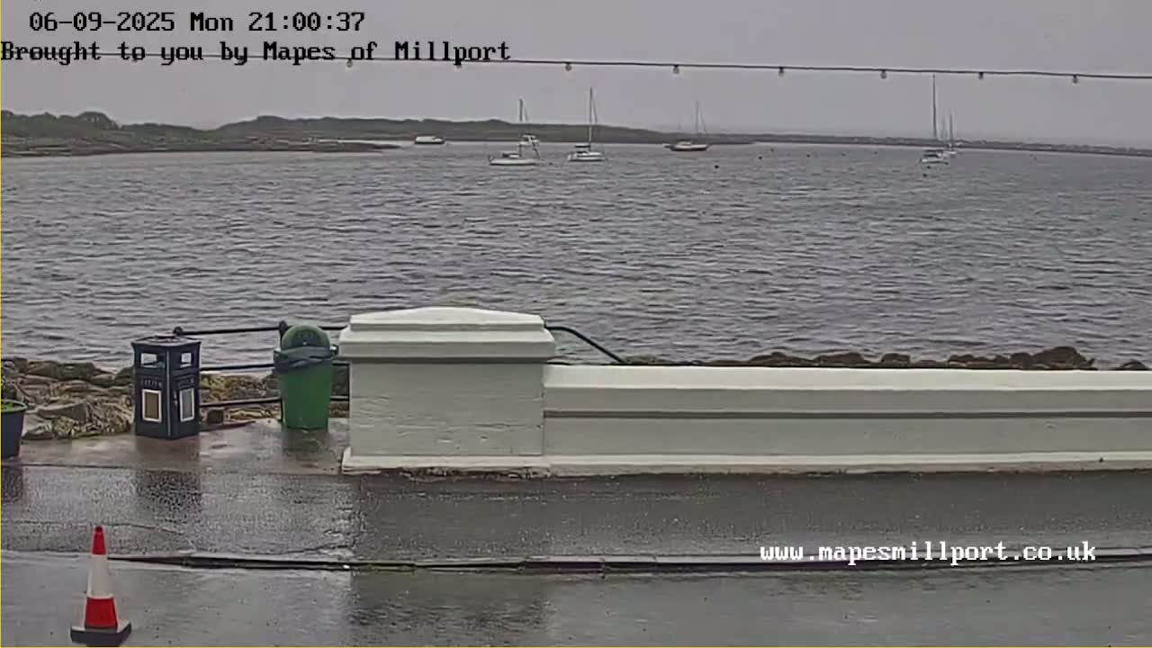 Millport Town & Coast Live Cam - Millport, North Ayrshire, Ayrshire and Arran, Scotland, United Kingdom