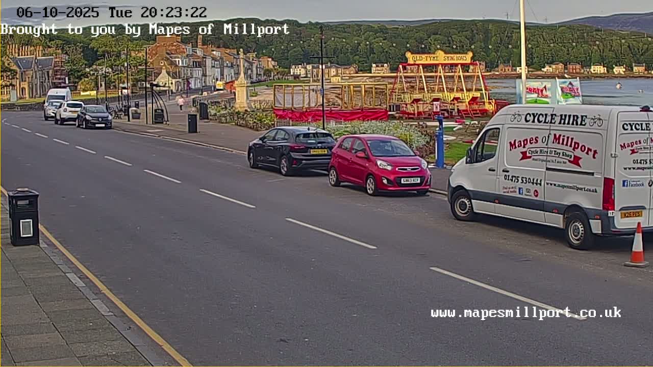 Millport Town & Coast Live Cam - Millport, North Ayrshire, Ayrshire and Arran, Scotland, United Kingdom
