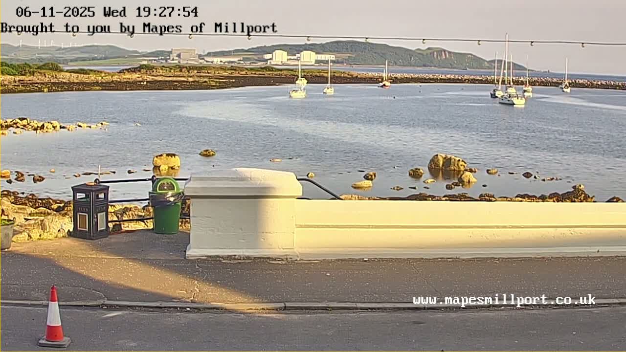 Millport Town & Coast Live Cam - Millport, North Ayrshire, Ayrshire and Arran, Scotland, United Kingdom