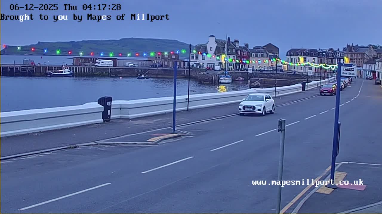 Millport Town & Coast Live Cam - Millport, North Ayrshire, Ayrshire and Arran, Scotland, United Kingdom