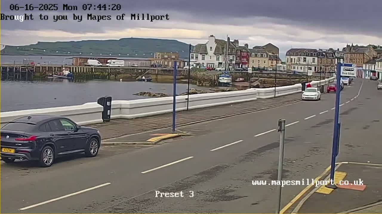 Millport Town & Coast Live Cam - Millport, North Ayrshire, Ayrshire and Arran, Scotland, United Kingdom